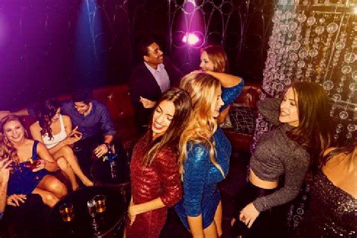 Hannah, 31, a auburn hazel-eyed latina companion based in Bar-sur-Aube. Offering Striptease, Couples, Duos, A-Level. Available for incall and outcall, day an...