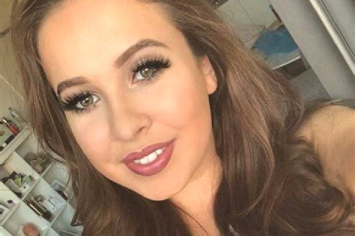 Hannah, 31, a dark blonde brown-eyed caucasian companion based in Sorihuela. Offering Domination, Couples, Travel Companion, Duos. Available for incall and o...