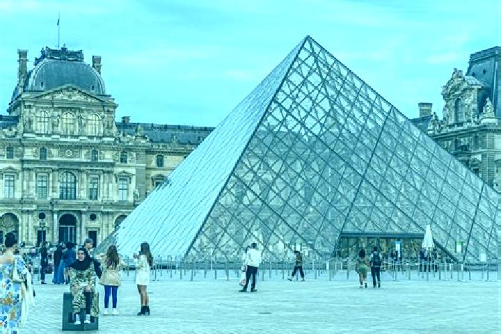 Hannah, 31 — Escort in Loivre, France