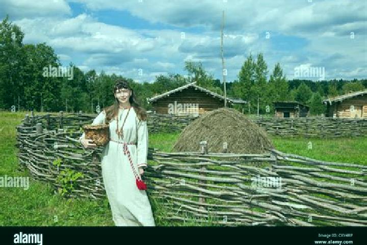 Hannah, 31 — Escort in Mikhaylovka, Russia