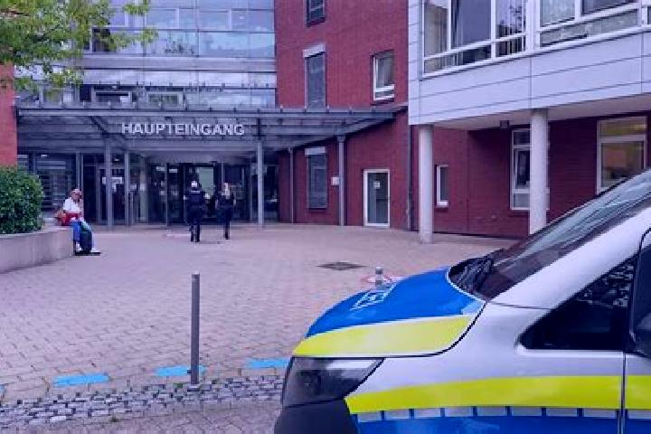 Hannah, 31 — Escort in UEberruhr-Holthausen, Germany