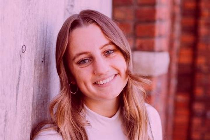 Hannah, 32 — Escort in Chesterton, United States