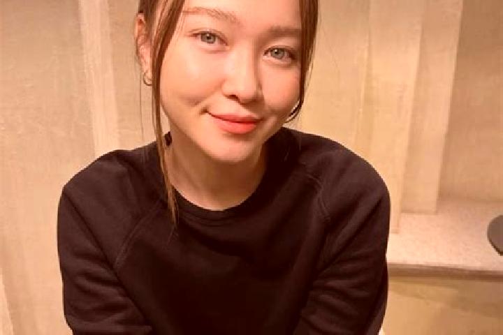 Hannah, 33, a auburn blue-eyed asian companion based in Akhmeta. Offering Couples, Travel Companion, Roleplay, Deep French Kissing, Tantra. Available for inc...