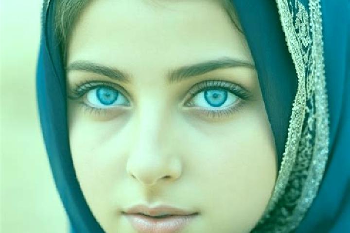 Hannah, 33, a blonde blue-eyed middle eastern companion based in Souanke. Offering Roleplay, Dinner Date, Girlfriend Experience, Striptease, Travel Companion...