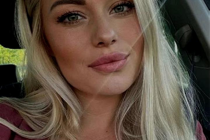 Hannah, 33, a blonde hazel-eyed european companion based in Groessen. Offering Couples, Fetish, A-Level. Available for incall and outcall, day and evening da...