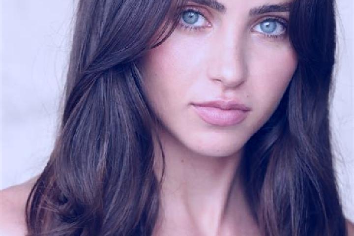 Hannah, 33, a brunette dark-eyed mediterranean companion based in Camarillas. Offering GFE, Domination, Deep French Kissing, 69. Available for incall and out...