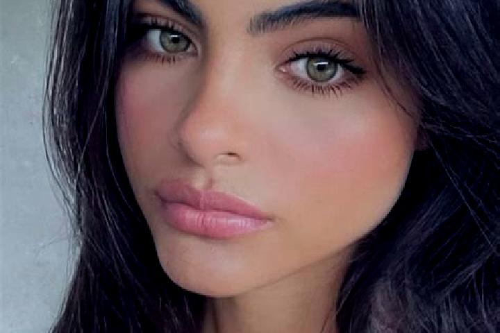 Hannah, 33, a brunette green-eyed middle eastern companion based in Bouilly. Offering Girlfriend Experience, Overnight, Roleplay, BDSM. Available for incall ...