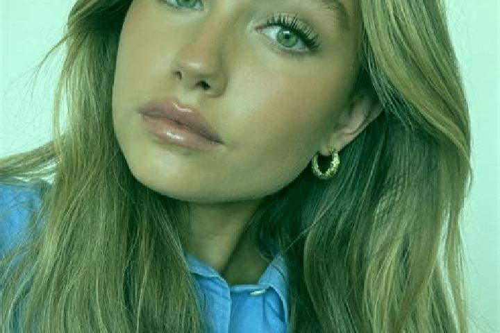 Hannah, 33, a dark blonde green-eyed european companion based in Darza. Offering Travel Companion, Girlfriend Experience, Prostate Massage, OWO. Available fo...