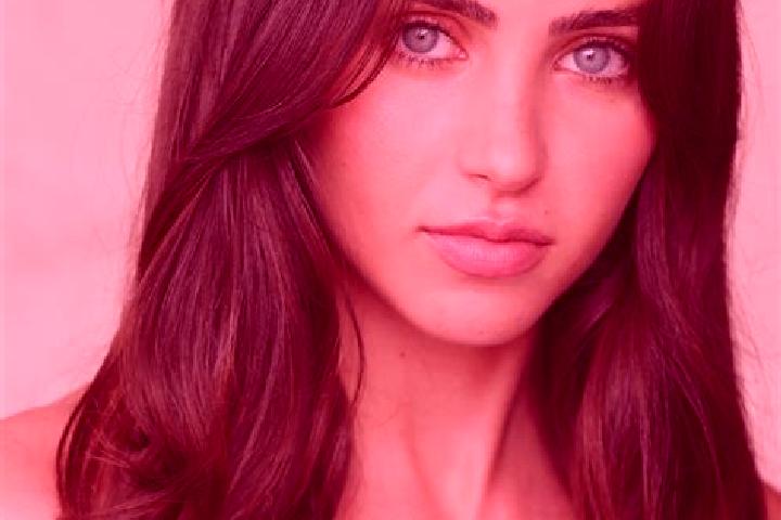 Hannah, 33, a red brown-eyed latina companion based in Geesbrug. Offering Overnight, Duos, Striptease, Dinner Date. Available for incall and outcall, overnig...