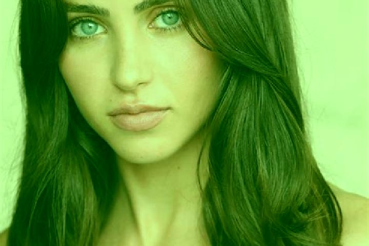 Hannah, 33, a red brown-eyed slavic companion based in Hushaat. Offering Overnight, CIM, Tantra. Available for incall and outcall, day and evening dates.