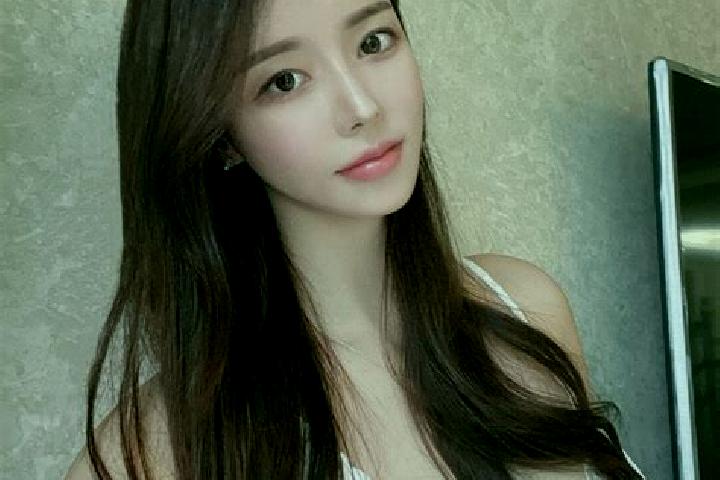 Hannah, 33 — Escort in Nianba, China