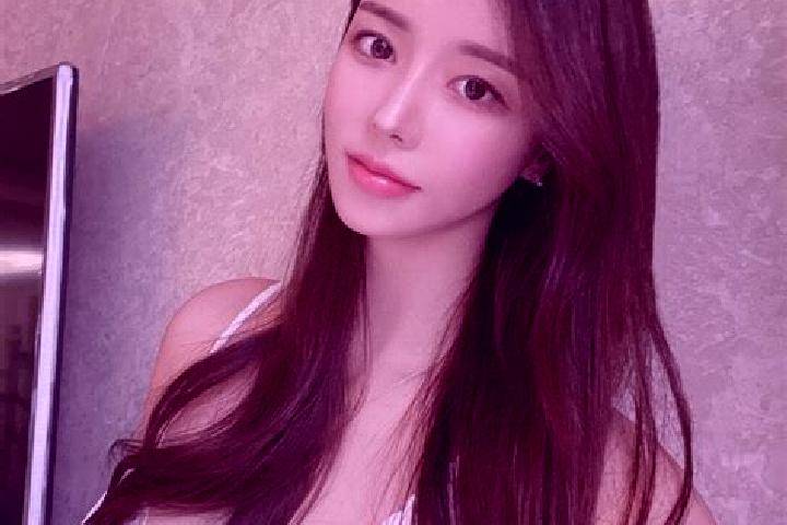 Hannah, 33 — Escort in Xiquan, China