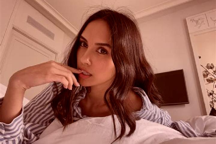 Hannah, 34, a auburn amber-eyed ebony companion based in Pleguien. Offering OWO, Travel Companion, Girlfriend Experience, Dinner Date. Available for incall a...