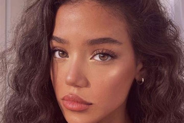 Hannah, 34, a black brown-eyed mediterranean companion based in Lacrost. Offering A-Level, Overnight. Available for incall and outcall, overnight bookings av...