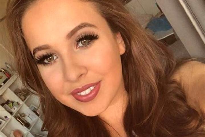 Hannah, 34, a blonde brown-eyed mixed companion based in Woolton. Offering Fetish, Duos, CIM, Domination. Available for incall and outcall, day and evening d...