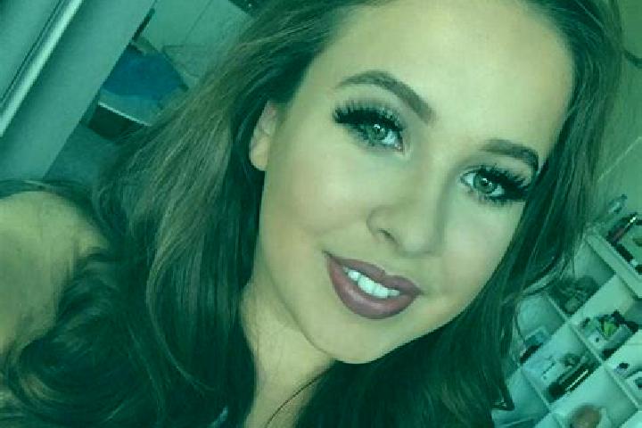 Hannah, 34, a brunette amber-eyed caucasian companion based in Pomfret. Offering GFE, Striptease, OWO, Domination, Erotic Massage. Available for incall and o...