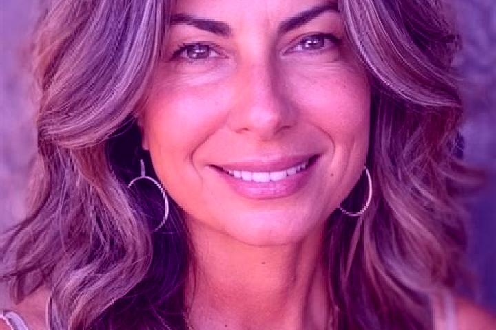 Hannah, 34, a brunette grey-eyed indian companion based in Bir el Hafey. Offering Striptease, 69, BDSM. Available for incall and outcall, day and evening dates.