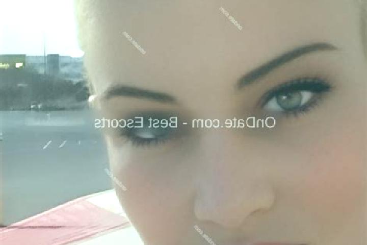 Hannah, 34 — Escort in Artyshta, Russia