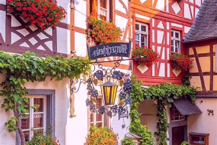 Hannah, 34 — Escort in Harxbuettel, Germany