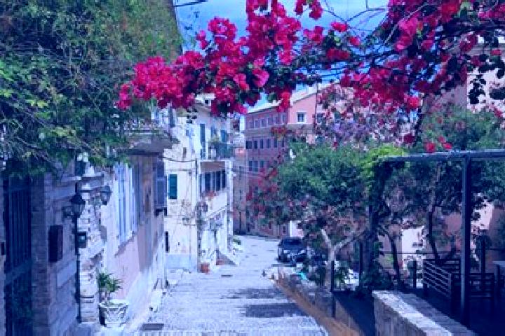 Hannah, 34 — Escort in Kontokali, Greece