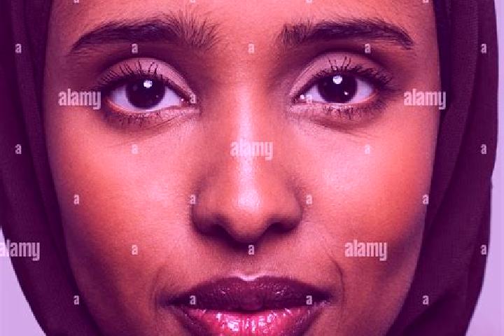 Hannah, 35, a black dark-eyed middle eastern companion based in Untesti. Offering Domination, Massage, 69, OWO. Available for incall and outcall, day and eve...