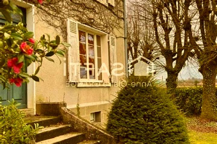 Hannah, 35 — Escort in Sille-le-Guillaume, France