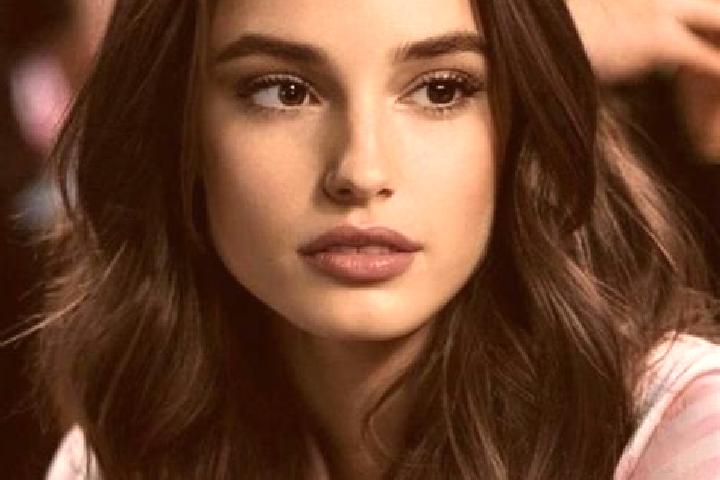 Hannah, 36, a brunette brown-eyed mixed companion based in Rafael Valenzuela. Offering Prostate Massage, Erotic Massage, Fetish, Deep French Kissing. Availab...