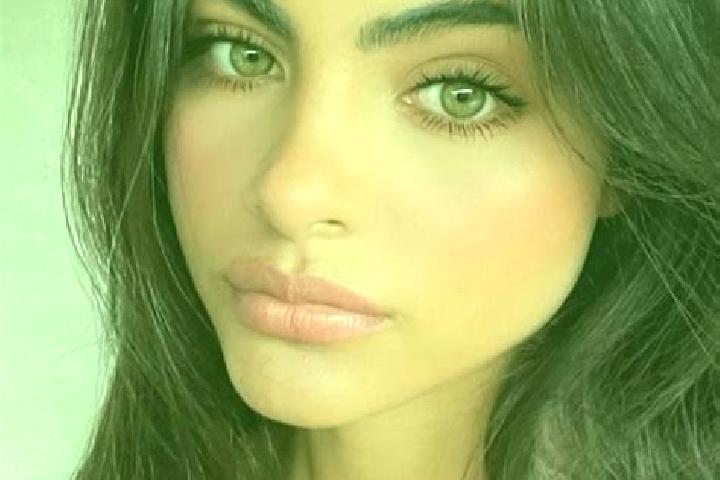 Hannah, 36, a brunette hazel-eyed latina companion based in Campolongo. Offering GFE, Party Girl. Available for incall and outcall, day and evening dates.
