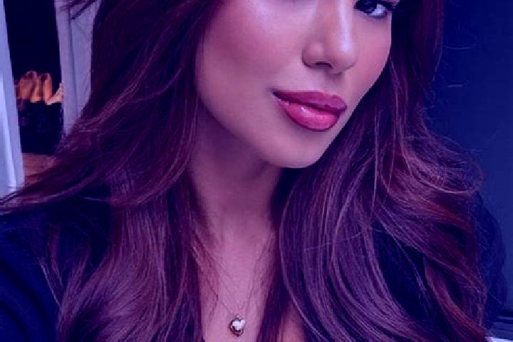 Hannah, 36, a chestnut dark-eyed asian companion based in 31 de Octubre. Offering Roleplay, A-Level, Girlfriend Experience. Available for incall and outcall,...