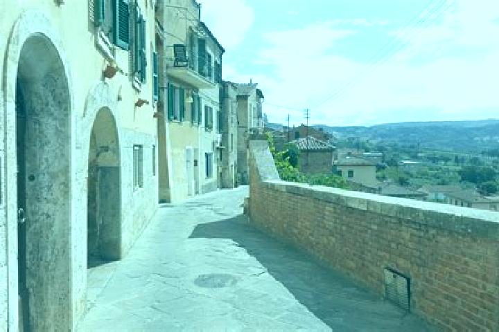 Hannah, 36 — Escort in Chianciano Terme, Italy
