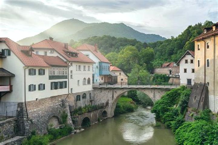 Hannah, 36 — Escort in Divaca, Slovenia