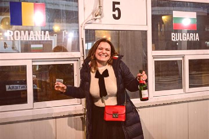 Hannah, 36 — Escort in Hoceni, Romania