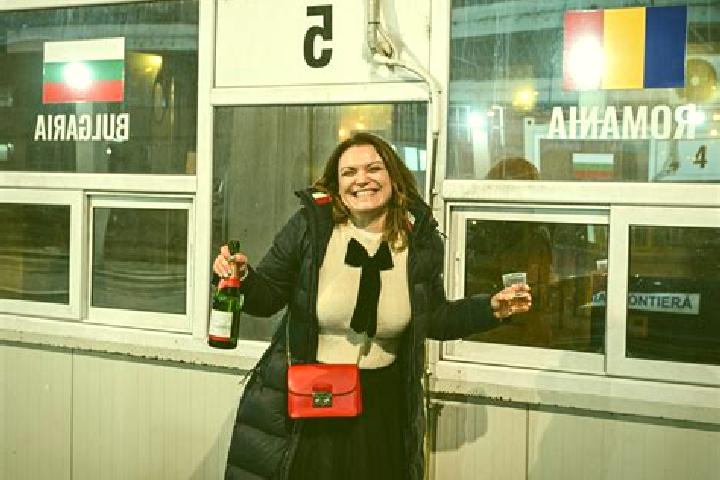 Hannah, 36 — Escort in Isverna, Romania