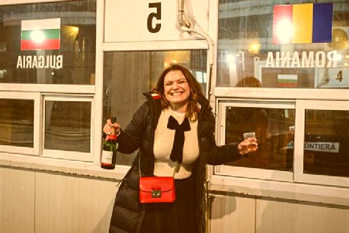 Hannah, 36 — Escort in Maritei, Romania