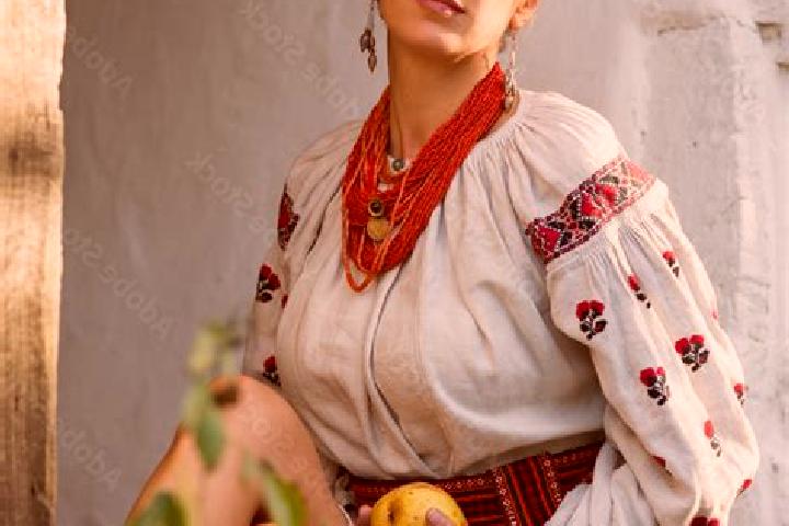 Hannah, 36 — Escort in Putyla, Ukraine
