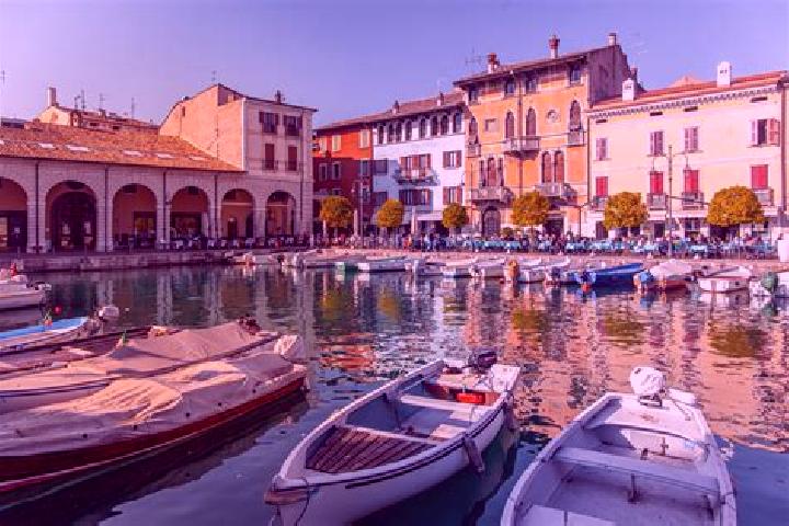 Hannah, 36 — Escort in Santa Maria di Non, Italy