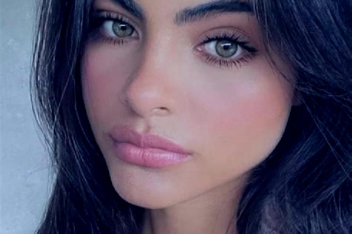 Hannah, 37, a brunette dark-eyed indian companion based in Far Rockaway. Offering Roleplay, Duos, Deep French Kissing. Available for incall and outcall, over...