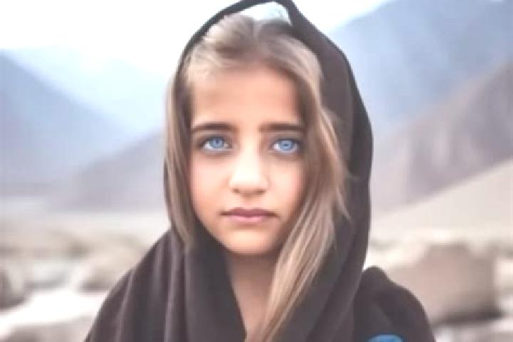Hannah, 37, a chestnut blue-eyed middle eastern companion based in Talainayar Agraharam. Offering A-Level, BDSM, Massage, Travel Companion. Available for inc...