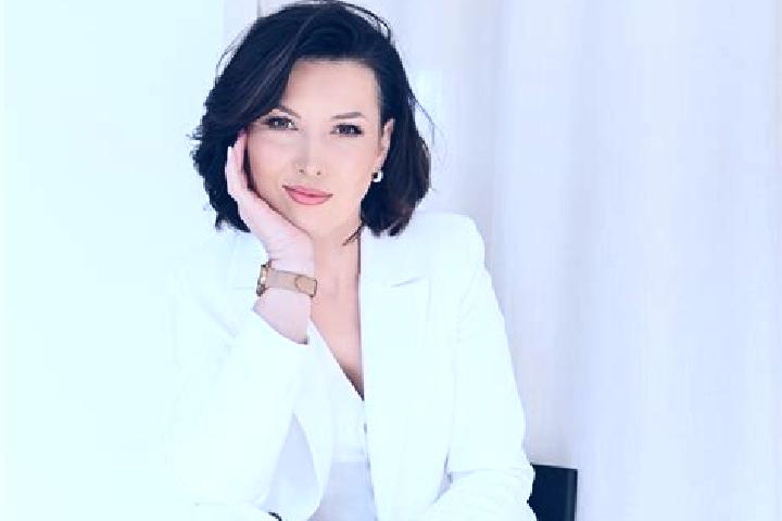 Hannah, 37 — Escort in Marki, Poland