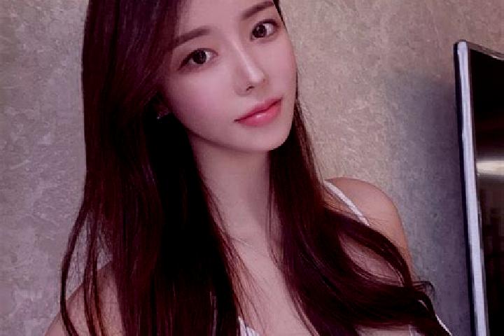Hannah, 37 — Escort in Minqiao, China