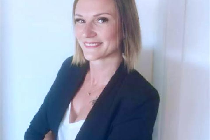 Hannah, 37 — Escort in Sanry-les-Vigy, France