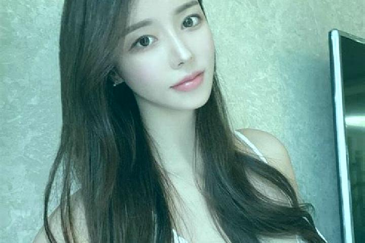 Hannah, 37 — Escort in Yujiazui, China