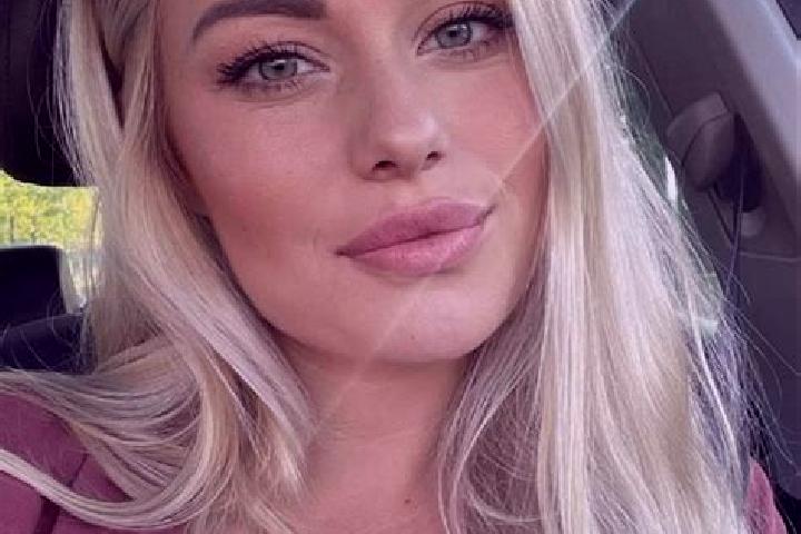 Hannah, 38, a blonde hazel-eyed european companion based in Hodgkins. Offering Prostate Massage, Deep French Kissing, Overnight. Available for incall and out...