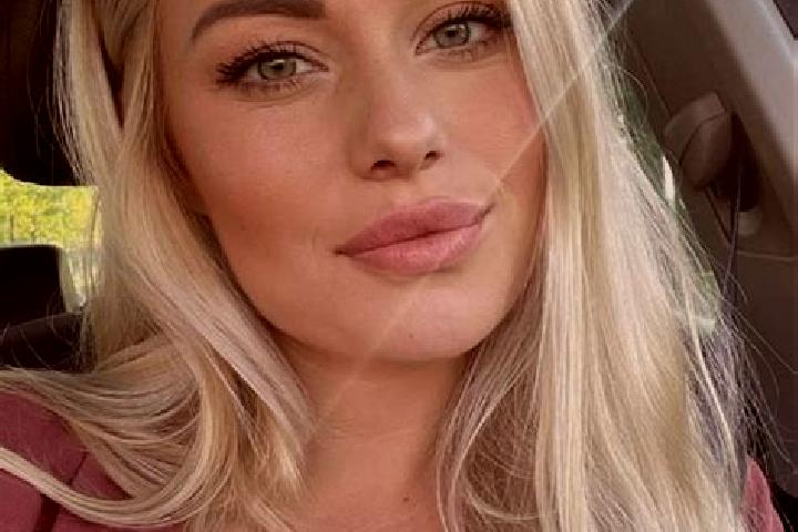 Hannah, 38, a blonde hazel-eyed middle eastern companion based in Niedzica. Offering Massage, Fetish, Prostate Massage, Striptease. Available for incall and ...
