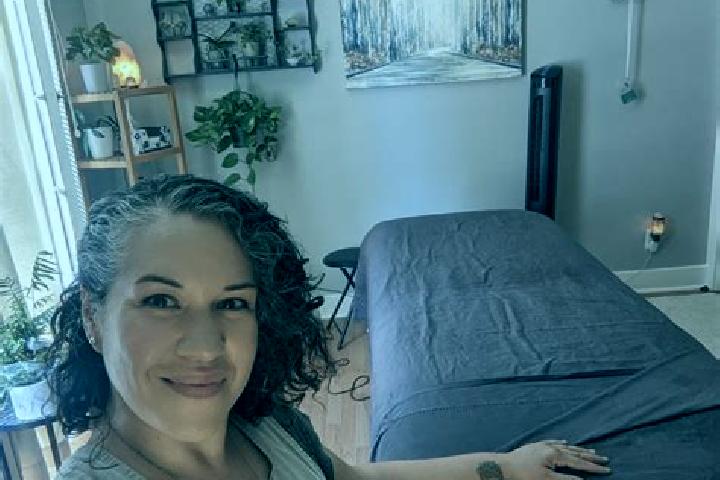 Hannah, 38, a dark blonde dark-eyed caribbean companion based in Akoeren. Offering Overnight, CIM, Massage. Available for incall and outcall, day and evening...