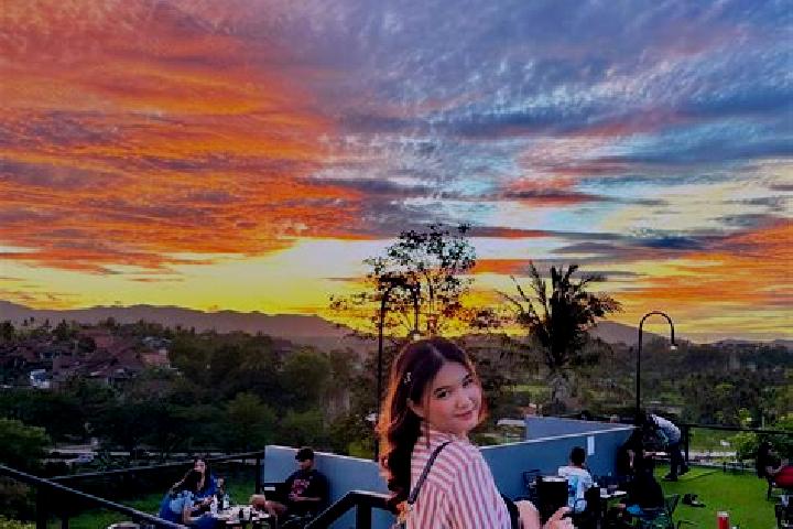Hannah, 38 — Escort in Keboncau, Indonesia