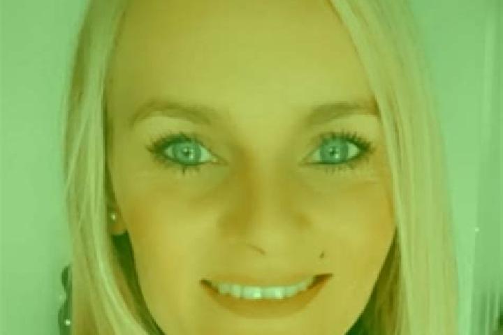 Hannah, 38 — Escort in Le Coux, France