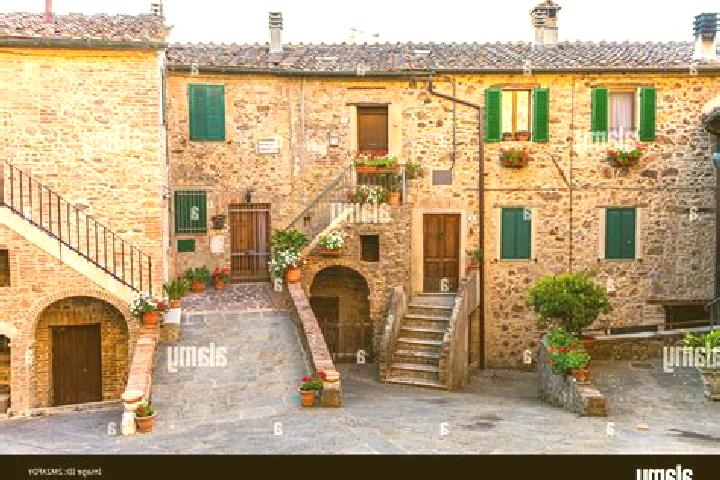Hannah, 38 — Escort in Monticiano, Italy