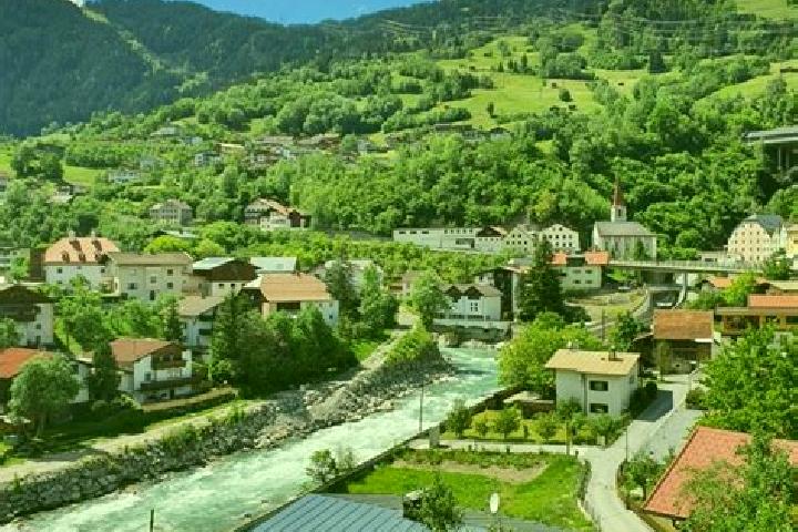 Hannah, 38 — Escort in Pians, Austria