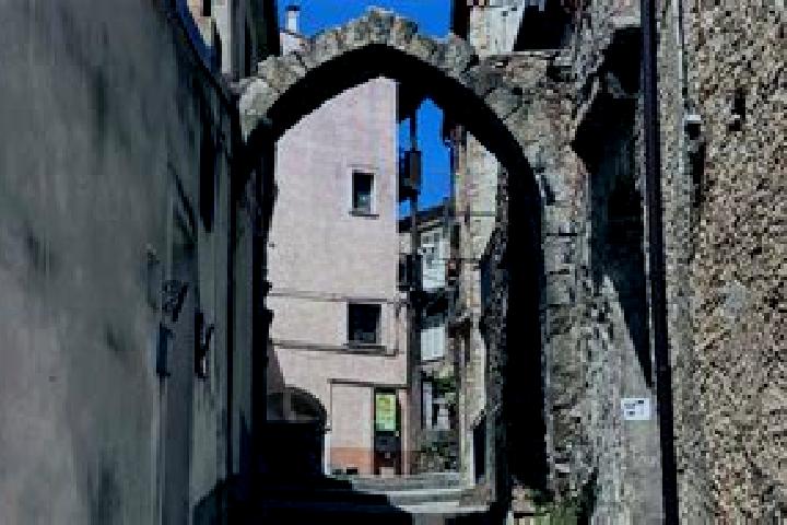 Hannah, 38 — Escort in San Giovanni in Croce, Italy